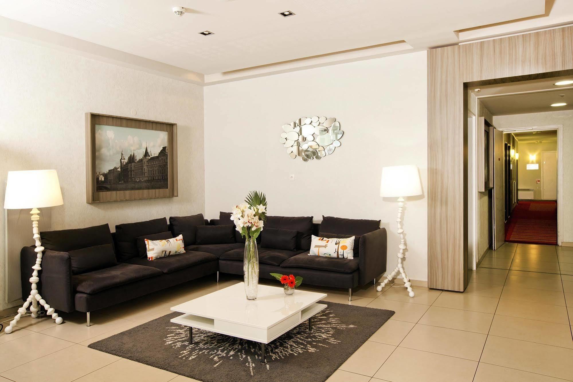 Residhome Paris-Guyancourt Exteriér fotografie
